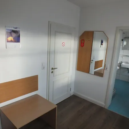 Hinz & Kunz Pensión 3*